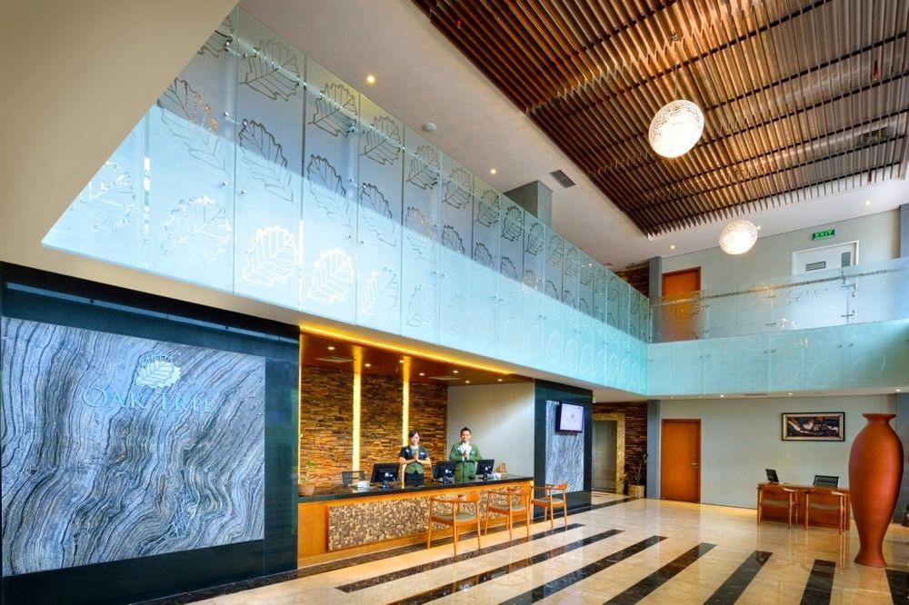 Oak Tree Emerald Hotel & Coventions Semarang Buitenkant foto