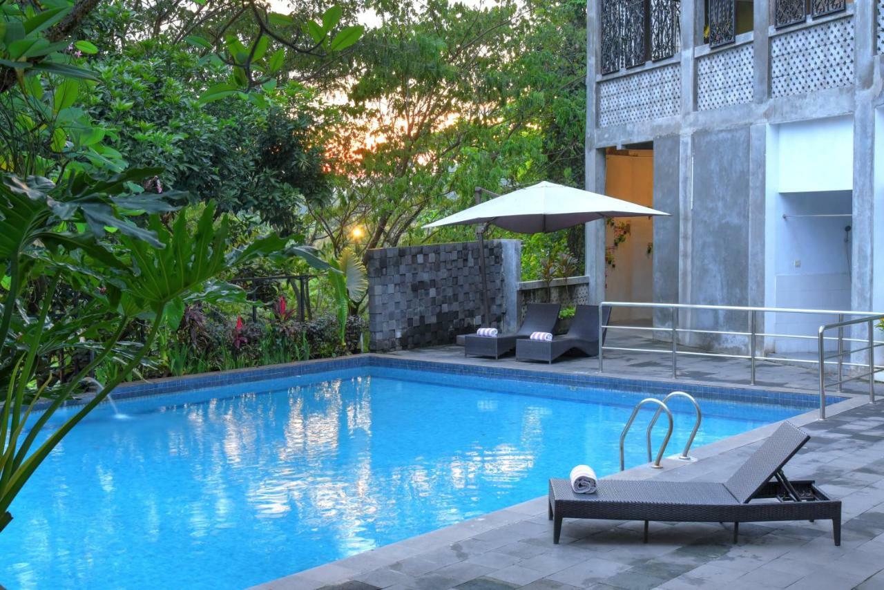 Oak Tree Emerald Hotel & Coventions Semarang Buitenkant foto