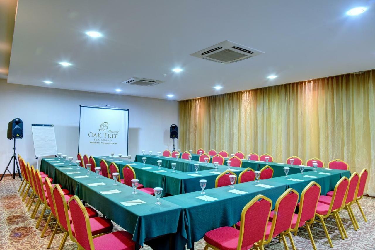 Oak Tree Emerald Hotel & Coventions Semarang Buitenkant foto
